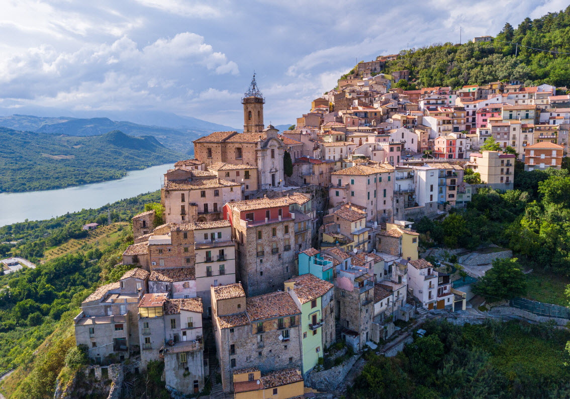 Palazzo Thaulero, Italy